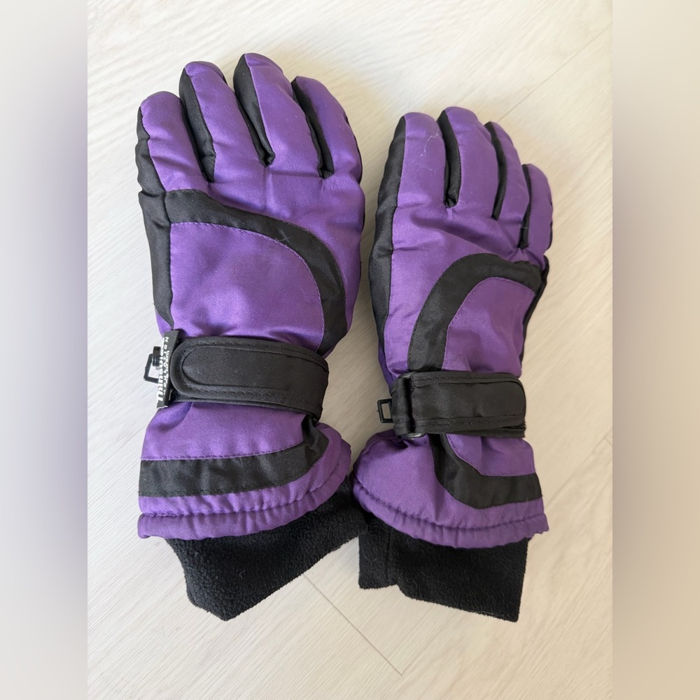3M Thinsulate Purple and Black Insulated Winter Gloves